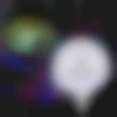 Barvita samodejno vrtljiva LED žarnica | GLOWELLA